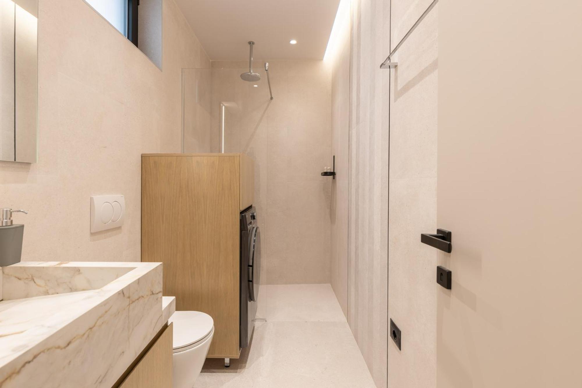 Central Inn, New Bazaar Apartment Тирана Экстерьер фото
