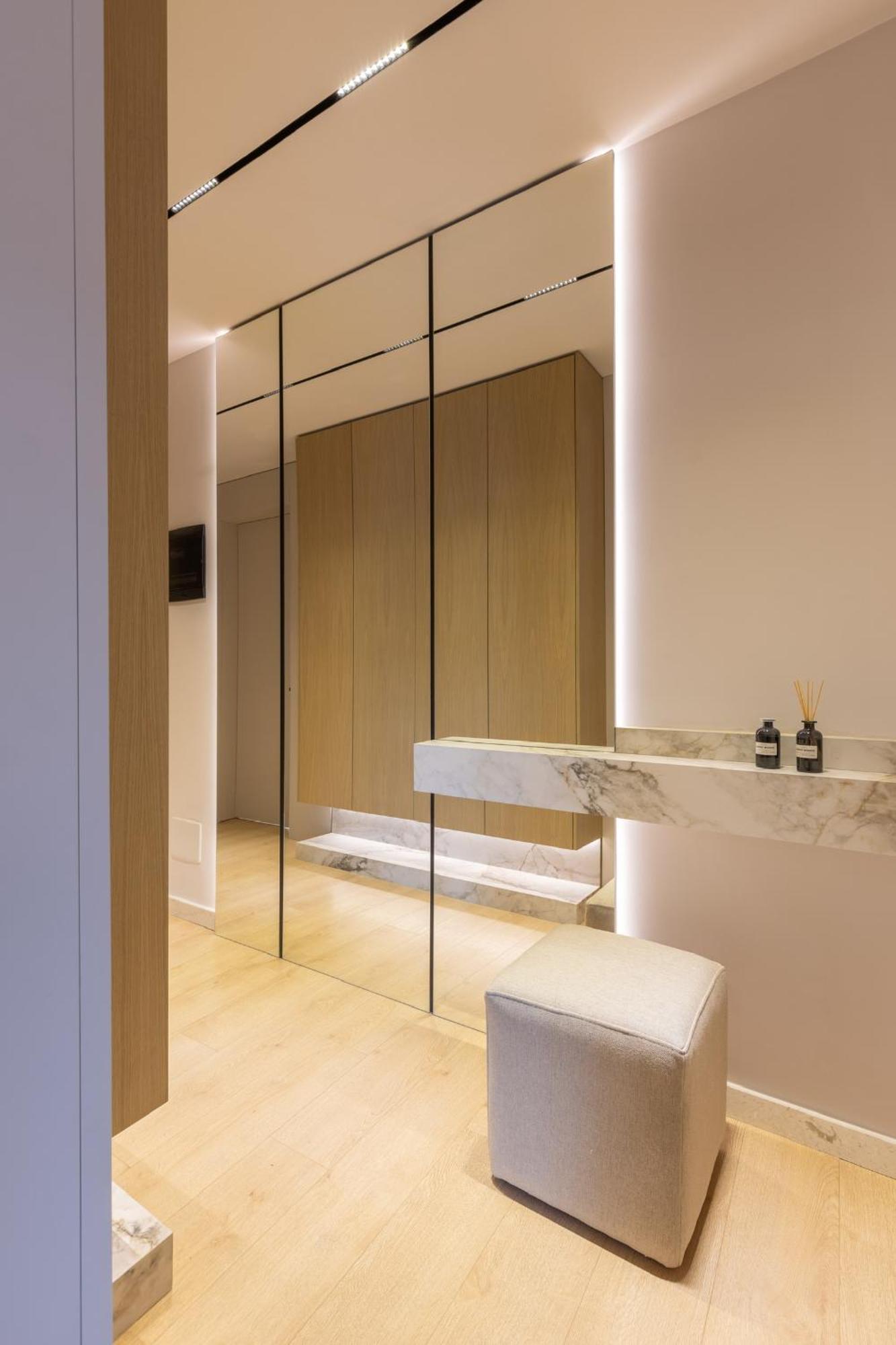 Central Inn, New Bazaar Apartment Тирана Экстерьер фото