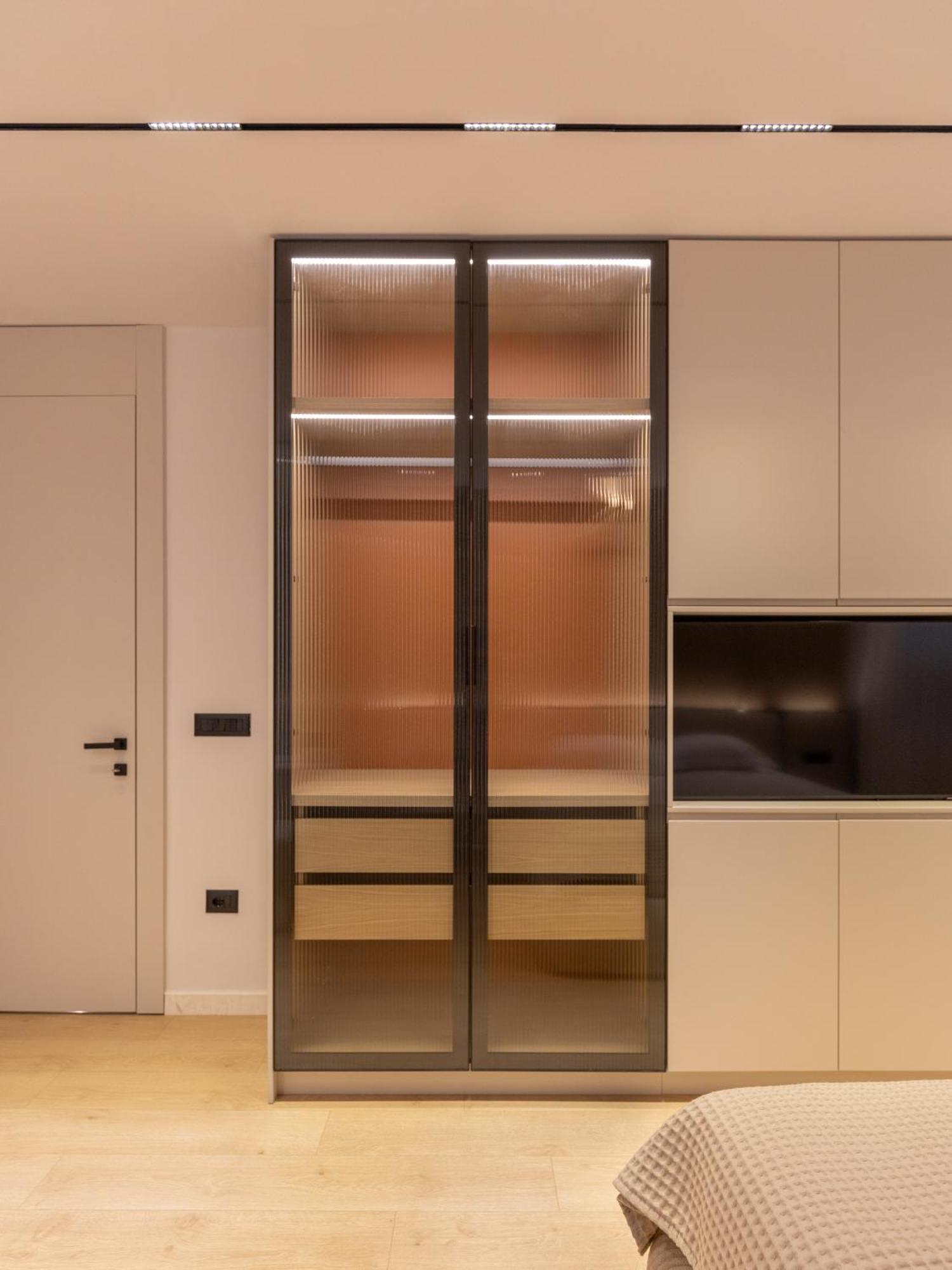 Central Inn, New Bazaar Apartment Тирана Экстерьер фото